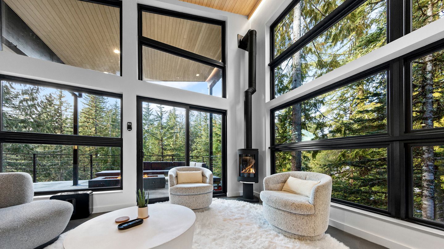 The Peak of Comfort and Adventure: Government Camp's Best Vacation Property