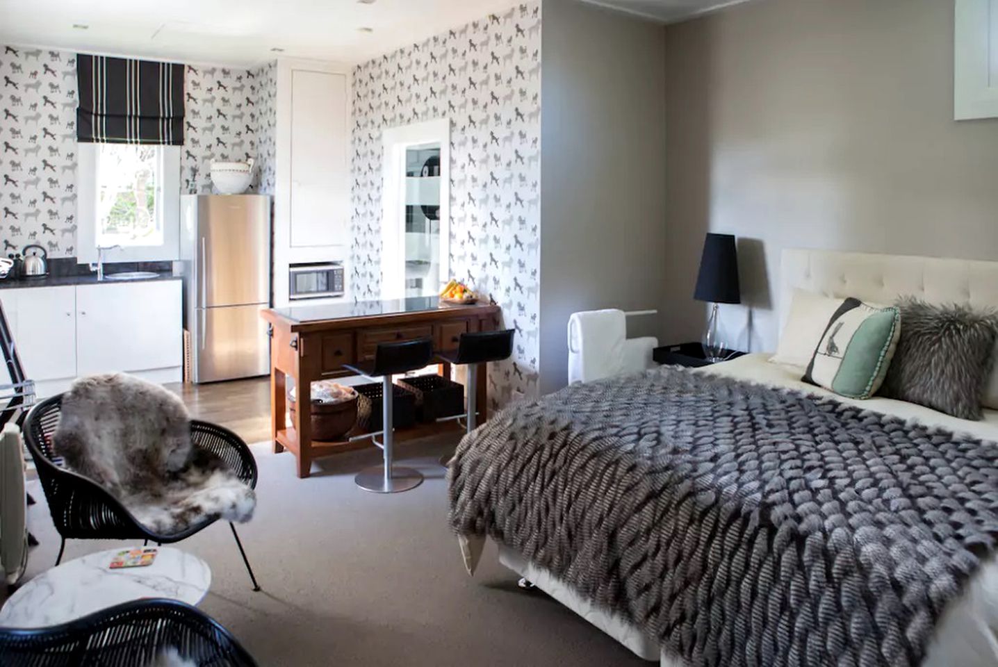 Beautifully Decorated Cottage Rental for Two Guests near Hamilton, New Zealand