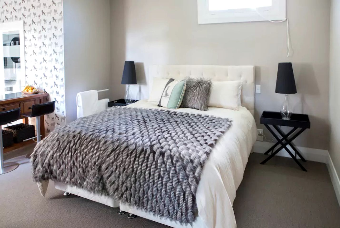 Beautifully Decorated Cottage Rental for Two Guests near Hamilton, New Zealand