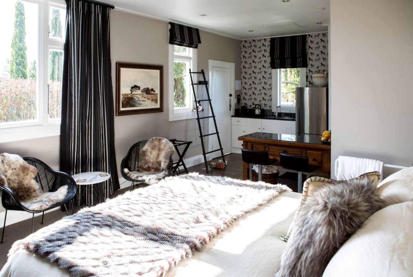 Beautifully Decorated Cottage Rental for Two Guests near Hamilton, New Zealand