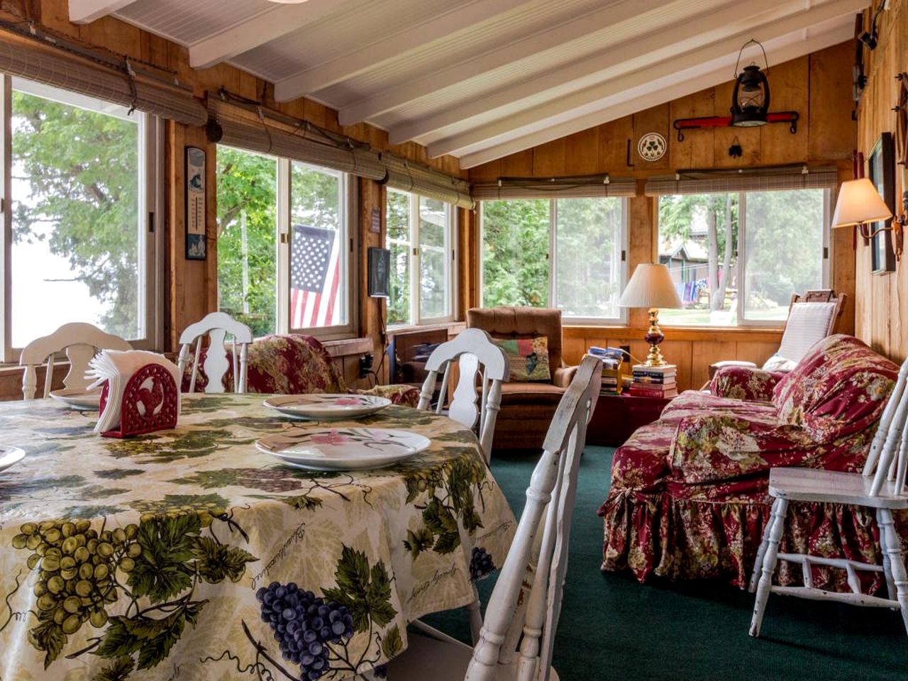 Lakeside Cabin Rental in Grand Isle, Vermont