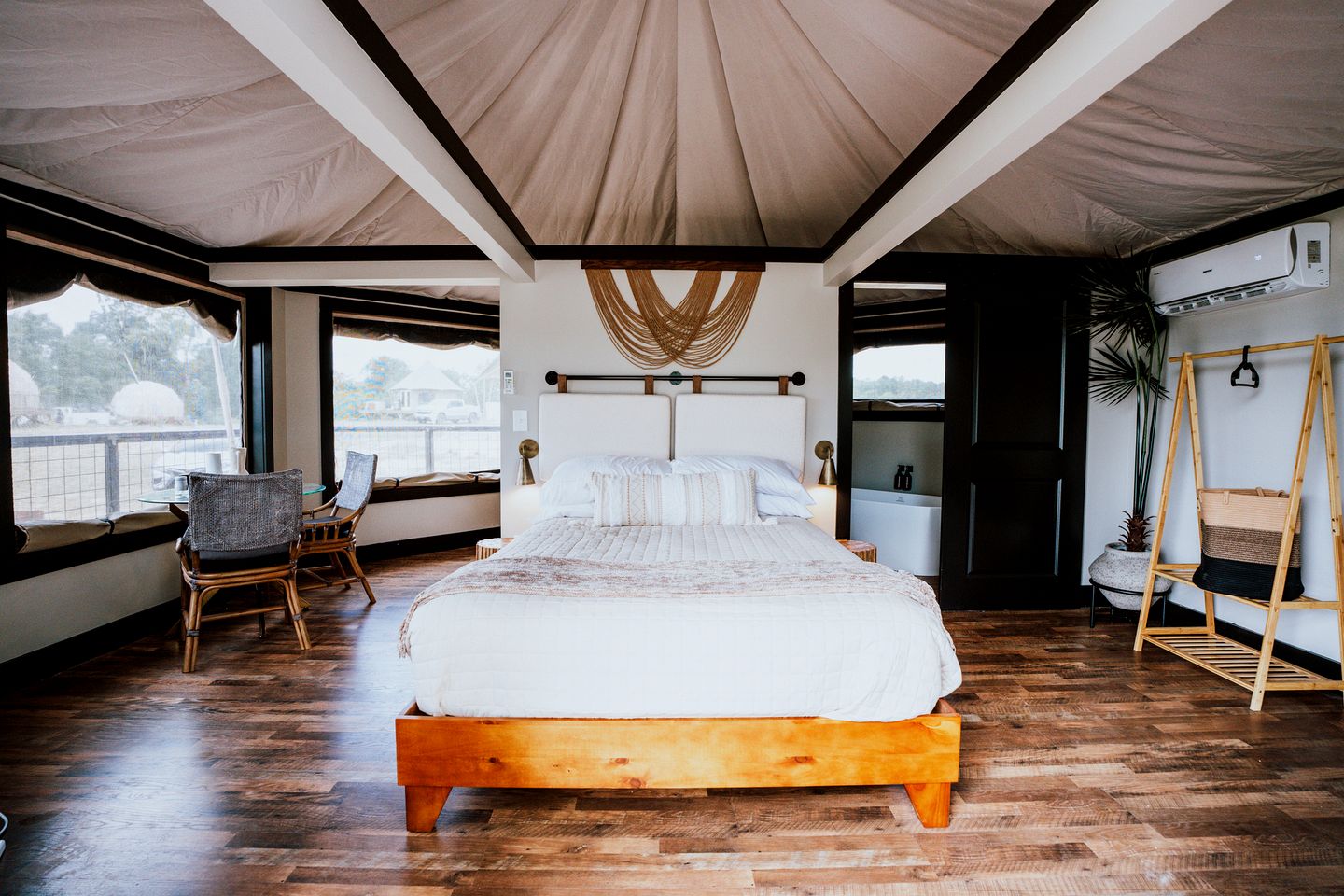 Cozy Safari Tent for a Romantic Getaway in Cedar Bluff, Alabama