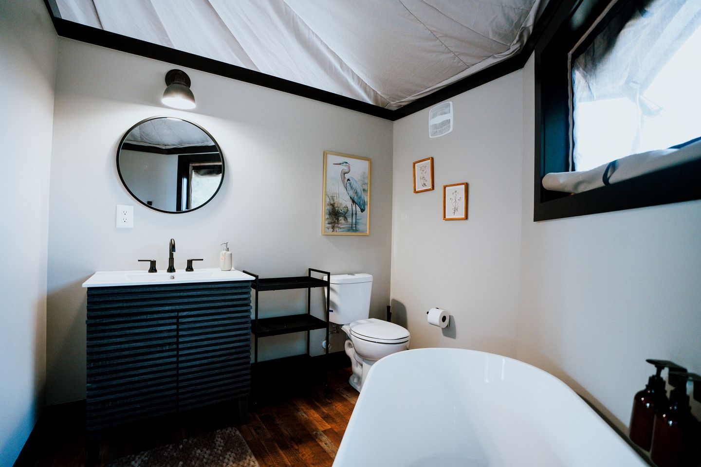 Cozy Safari Tent for a Romantic Getaway in Cedar Bluff, Alabama