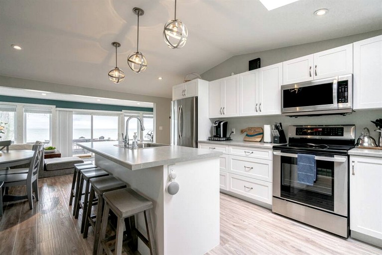 Cottages (Canada, Leamington, Ontario)