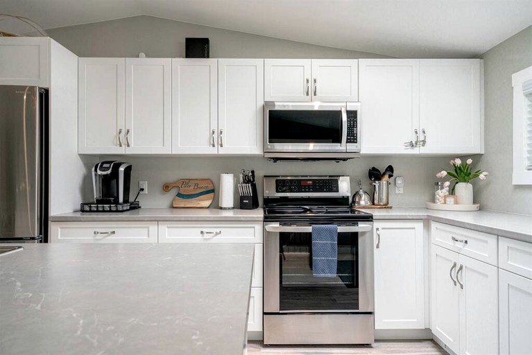Cottages (Canada, Leamington, Ontario)