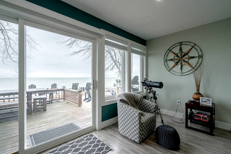Cottages (Canada, Leamington, Ontario)