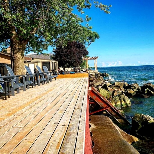Cottages (Canada, Leamington, Ontario)