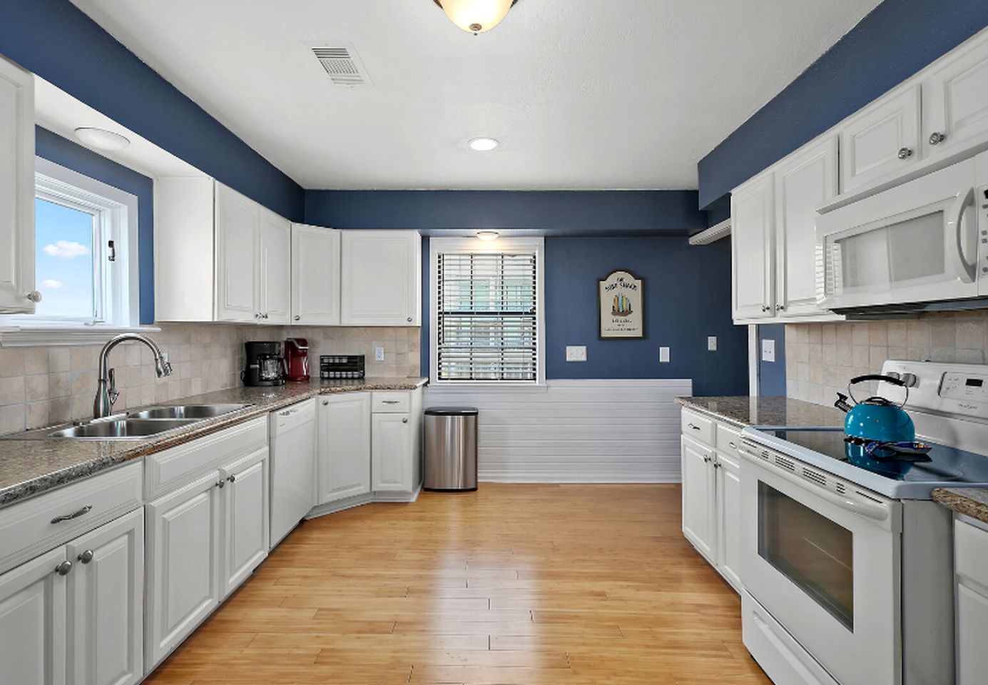 Beautiful Waterfront Home with Amazing Views from the Spacious Deck near Kemah Boardwalk in Seabrook, Texas