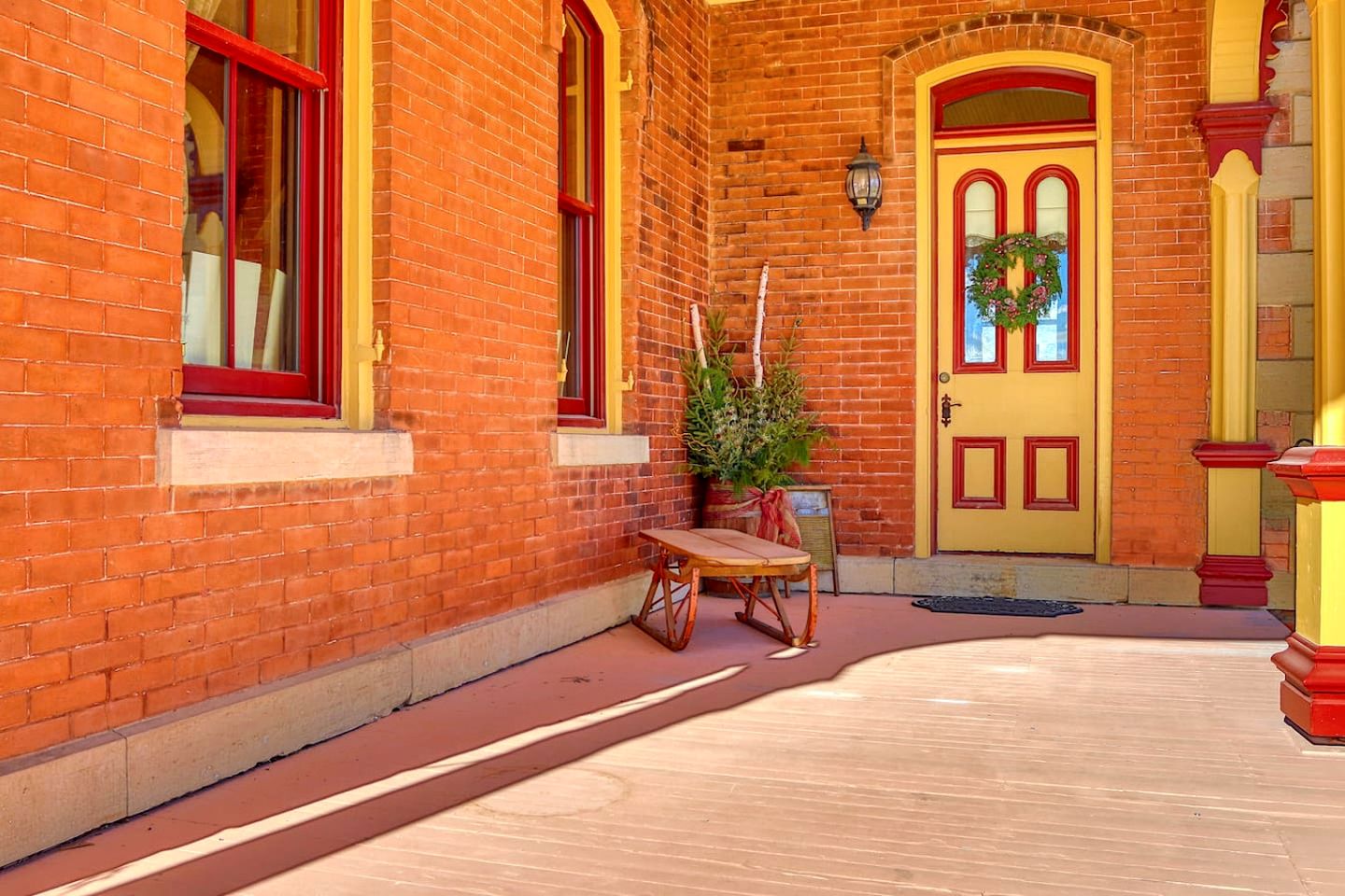 Historic Italianate Villa with Vintage Interiors, Perfect for a Weekend in a Luxurious Bed and Breakfast