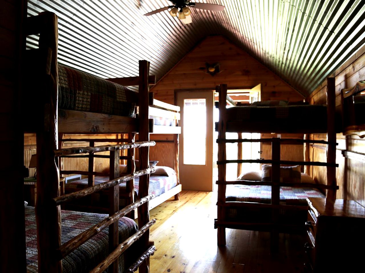 Gorgeous Luxury Cabin Rental Ideal for Large Groups near Dallas, Texas