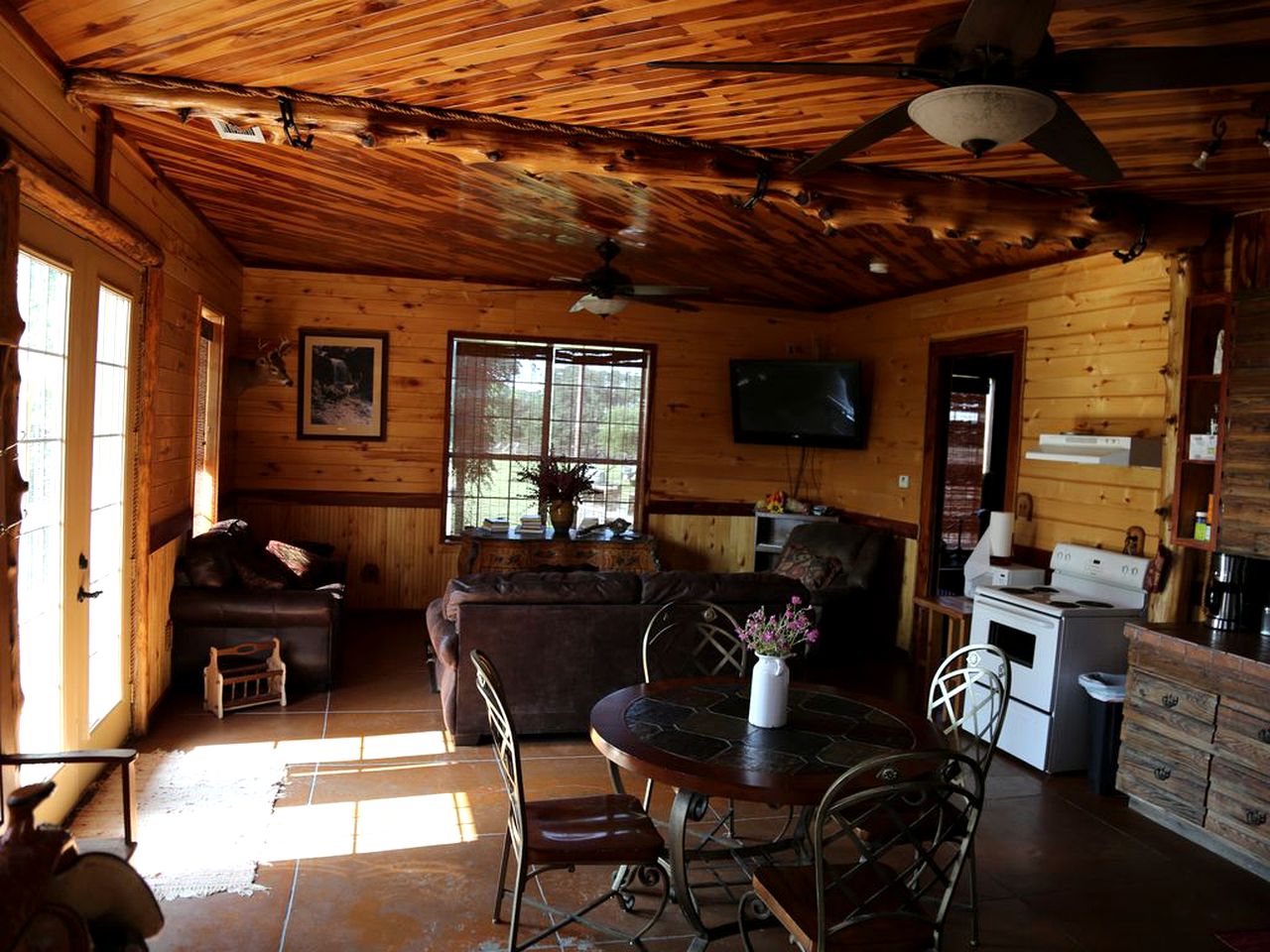 Rustic Vacation Getaway with a Private Balcony near Greenville, Texas