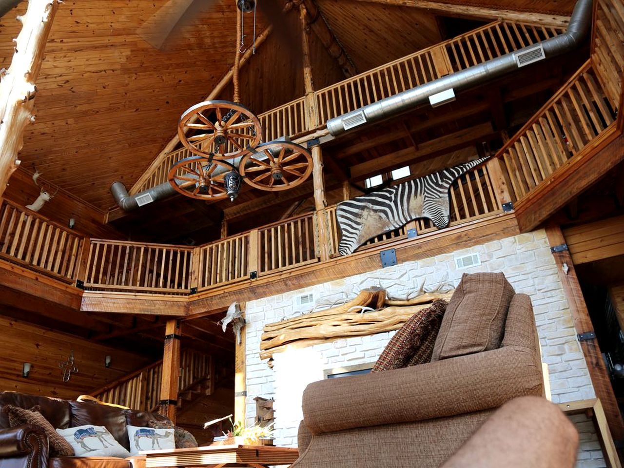 Rustic Vacation Getaway with a Private Balcony near Greenville, Texas