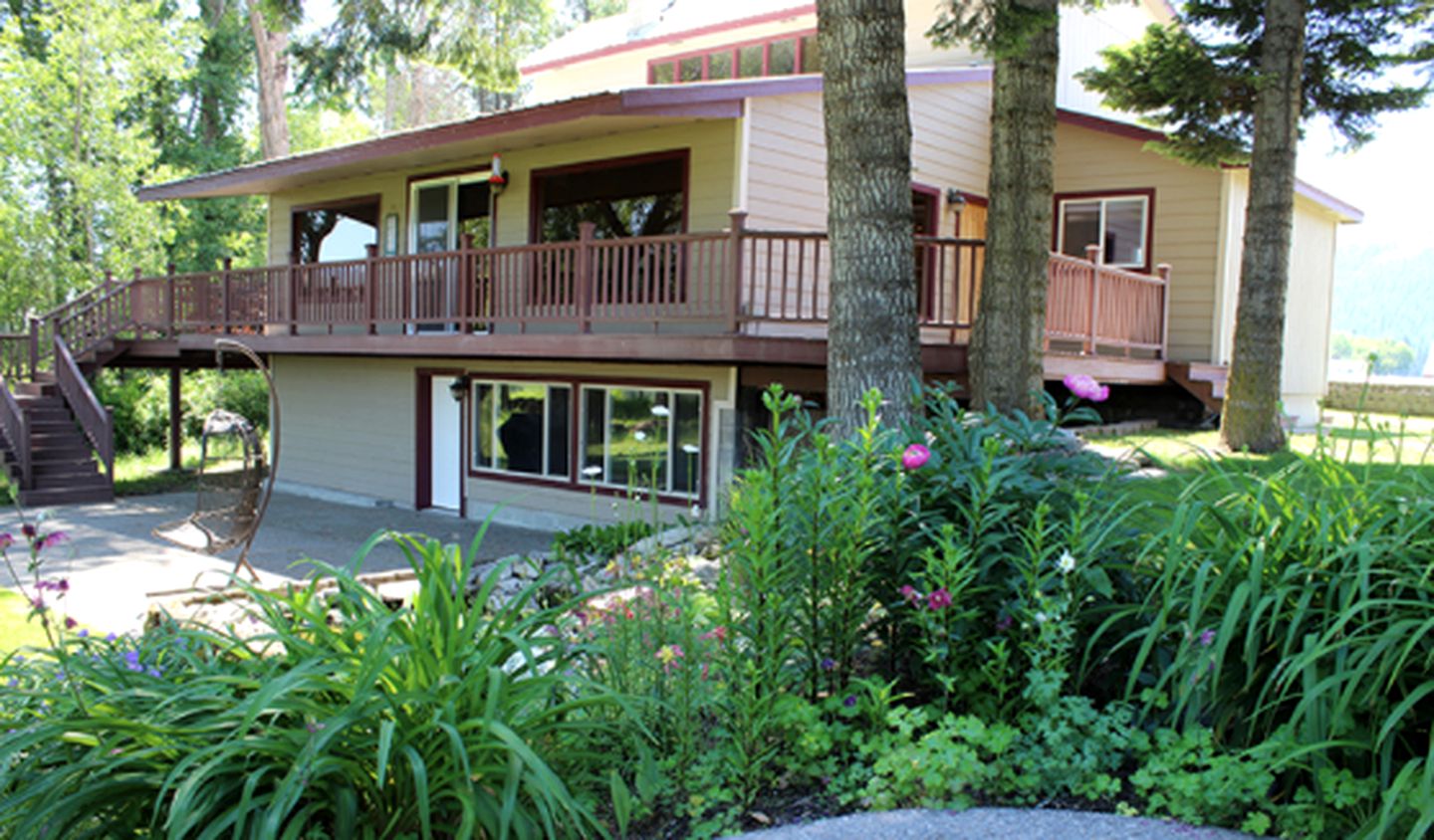 Vacation Rental on Private Beach in Newport, Washington