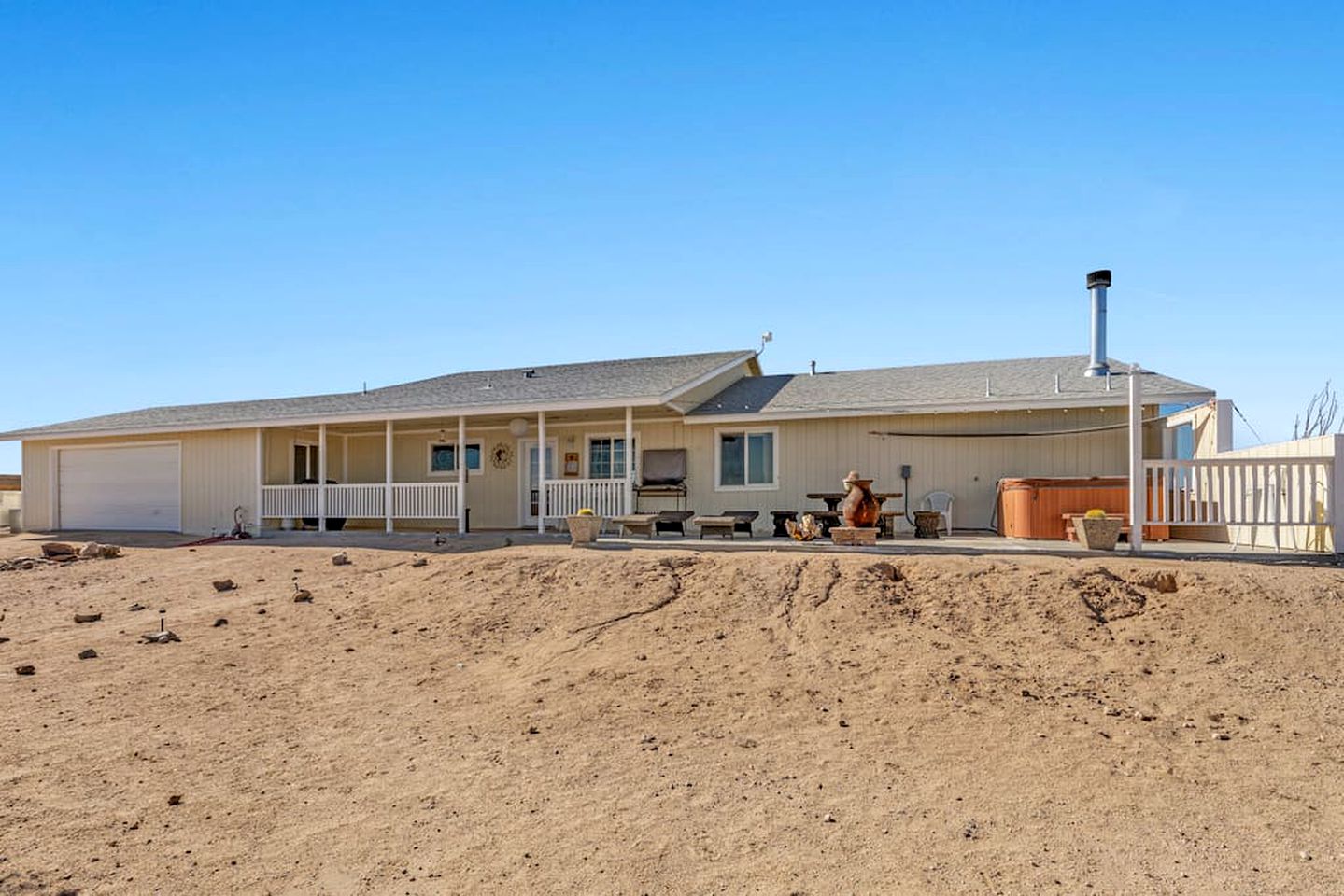 Perfect Blend of Luxury and Nature at this Vacation Rental in Joshua Tree, California