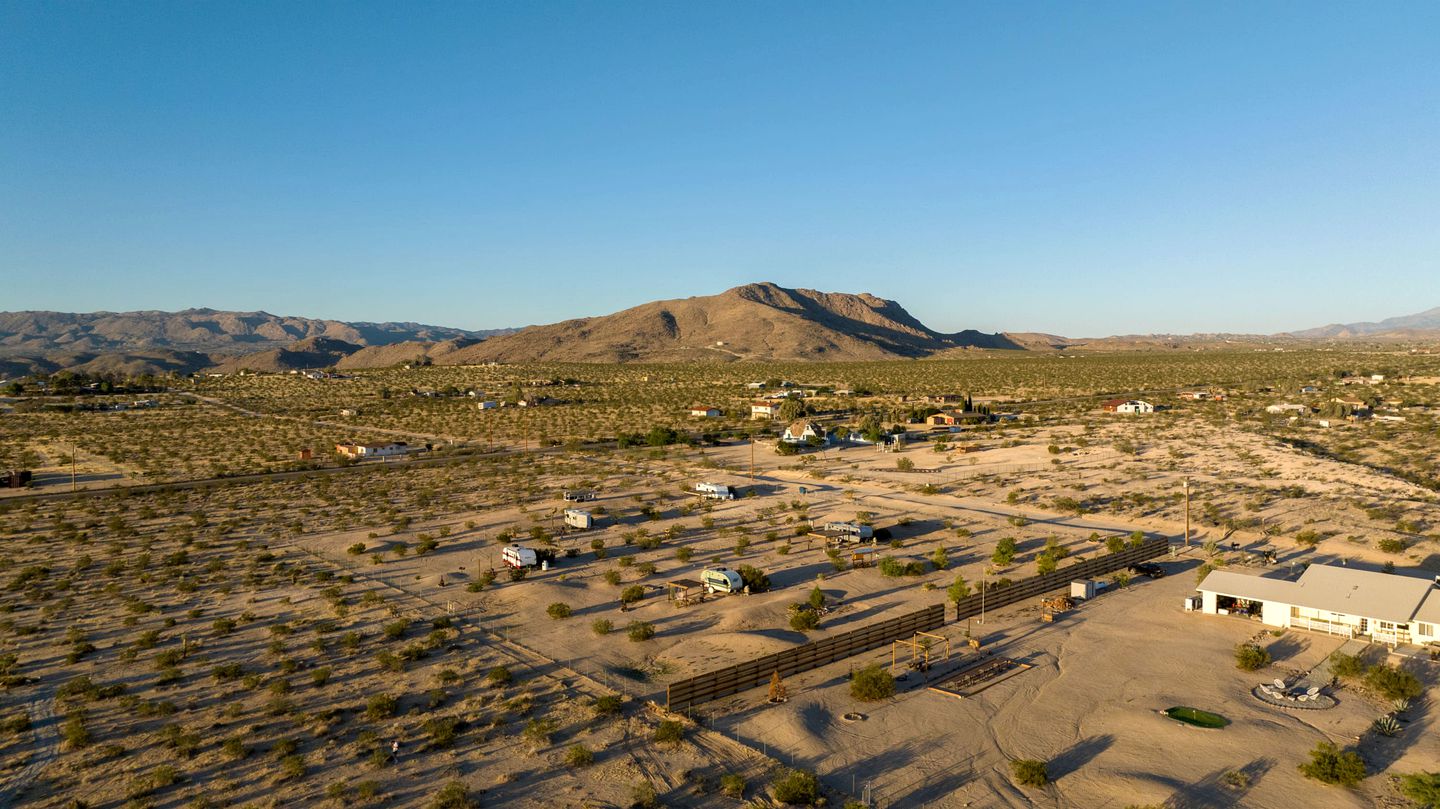 Perfect Blend of Luxury and Nature at this Vacation Rental in Joshua Tree, California