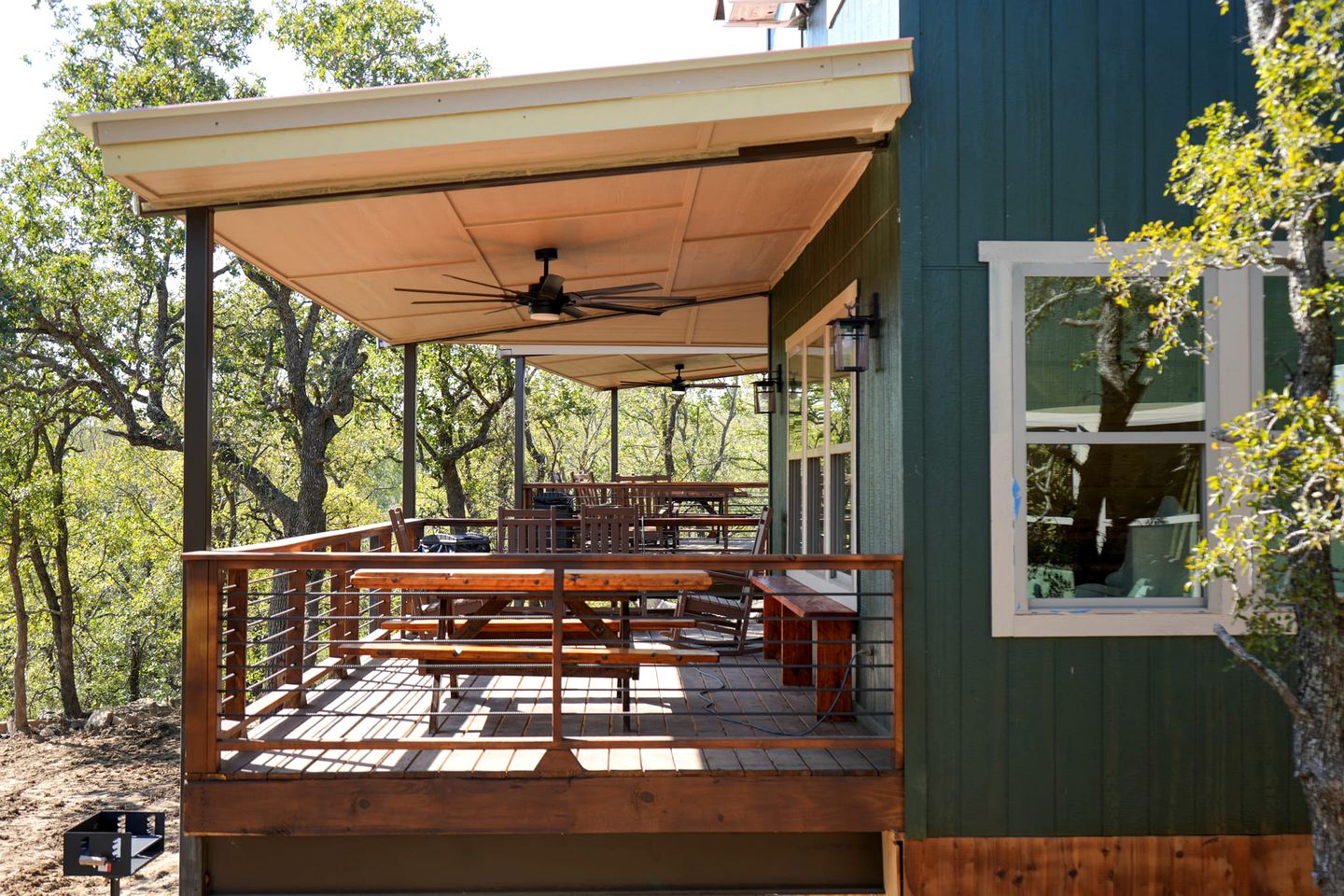 Perfect Family Glamping Spot: Fabulous Cabin with a Hot Tub by Lake Bridgeport, Texas