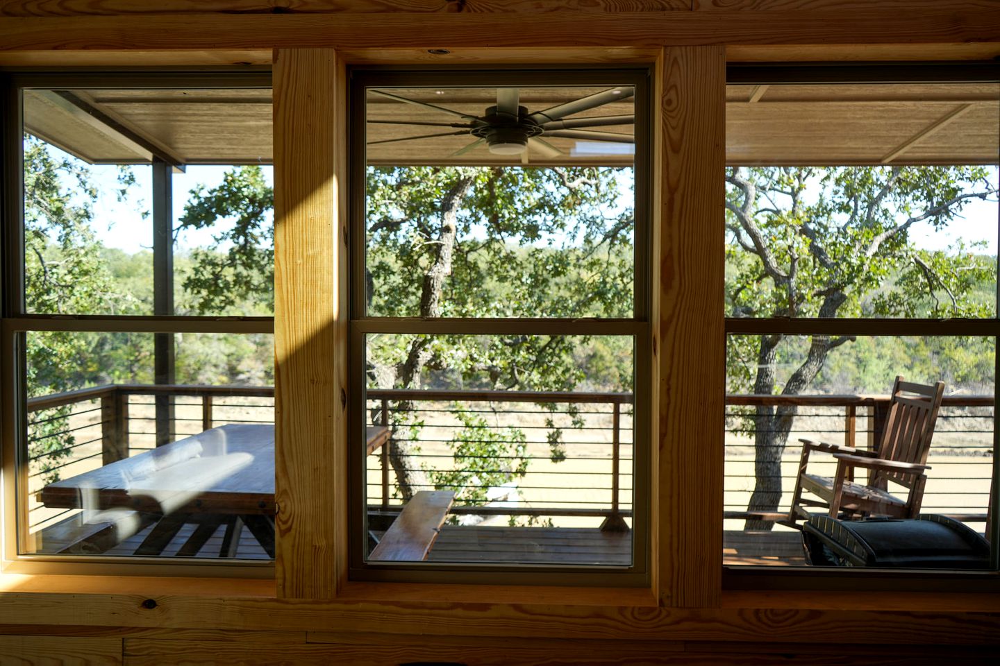 Perfect Family Glamping Spot: Fabulous Cabin with a Hot Tub by Lake Bridgeport, Texas