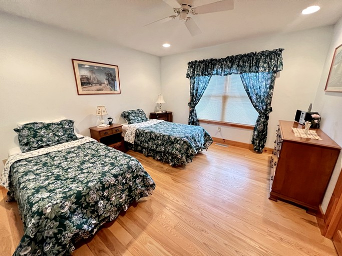 Cabins (United States of America, Stratton, Vermont)