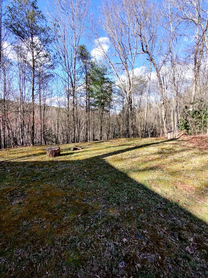 Amazing Cabin with Fireplace, Games and Fire Pit in Polk County, Tennessee