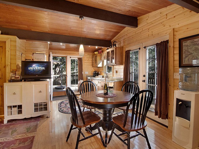 Cabin Rental near Stevens Pass Ski Area, Washington