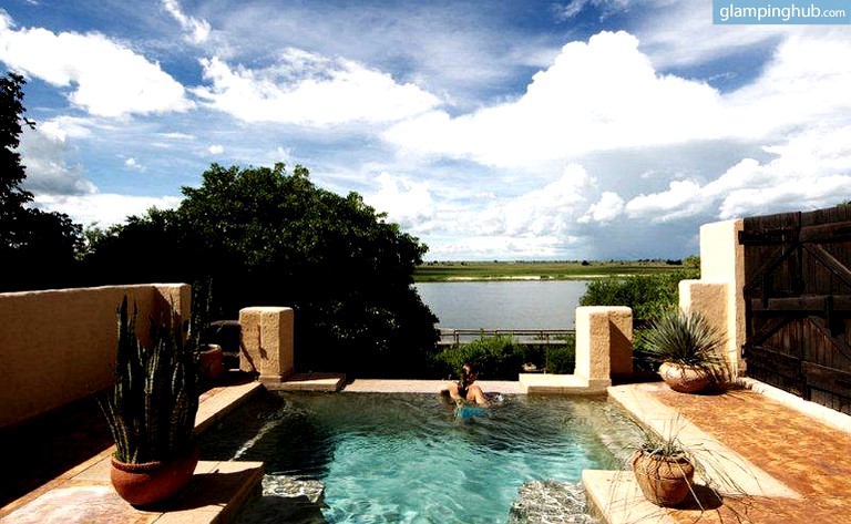Villas (Serondela, North-East District, Botswana)