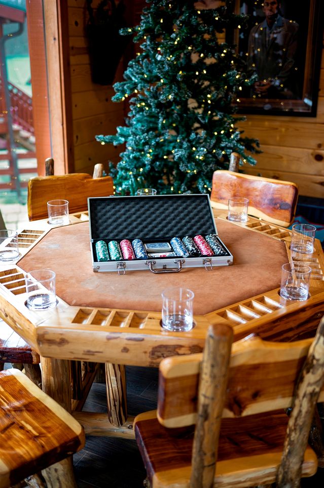 Pet-Friendly Cabin with Arcade Machines and Indoor Pool in Tennessee