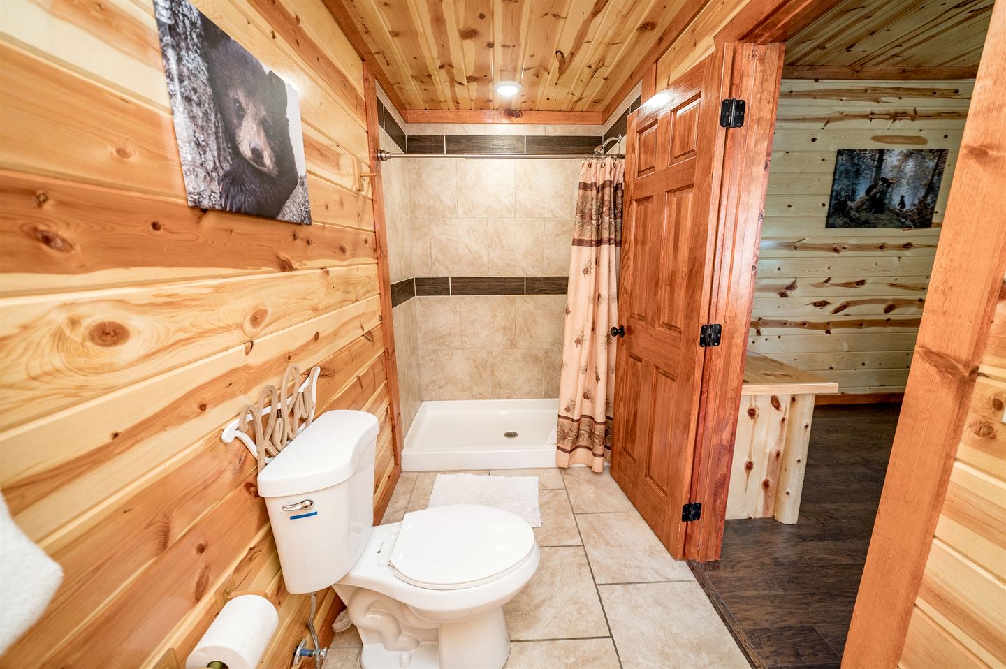 Pet-Friendly Cabin with Arcade Machines and Indoor Pool in Tennessee