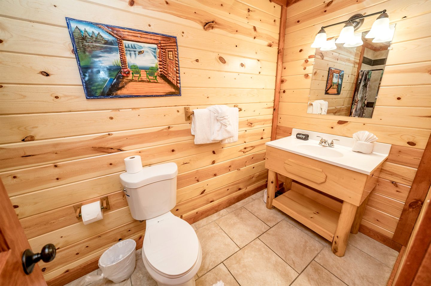 Pet-Friendly Cabin with Arcade Machines and Indoor Pool in Tennessee