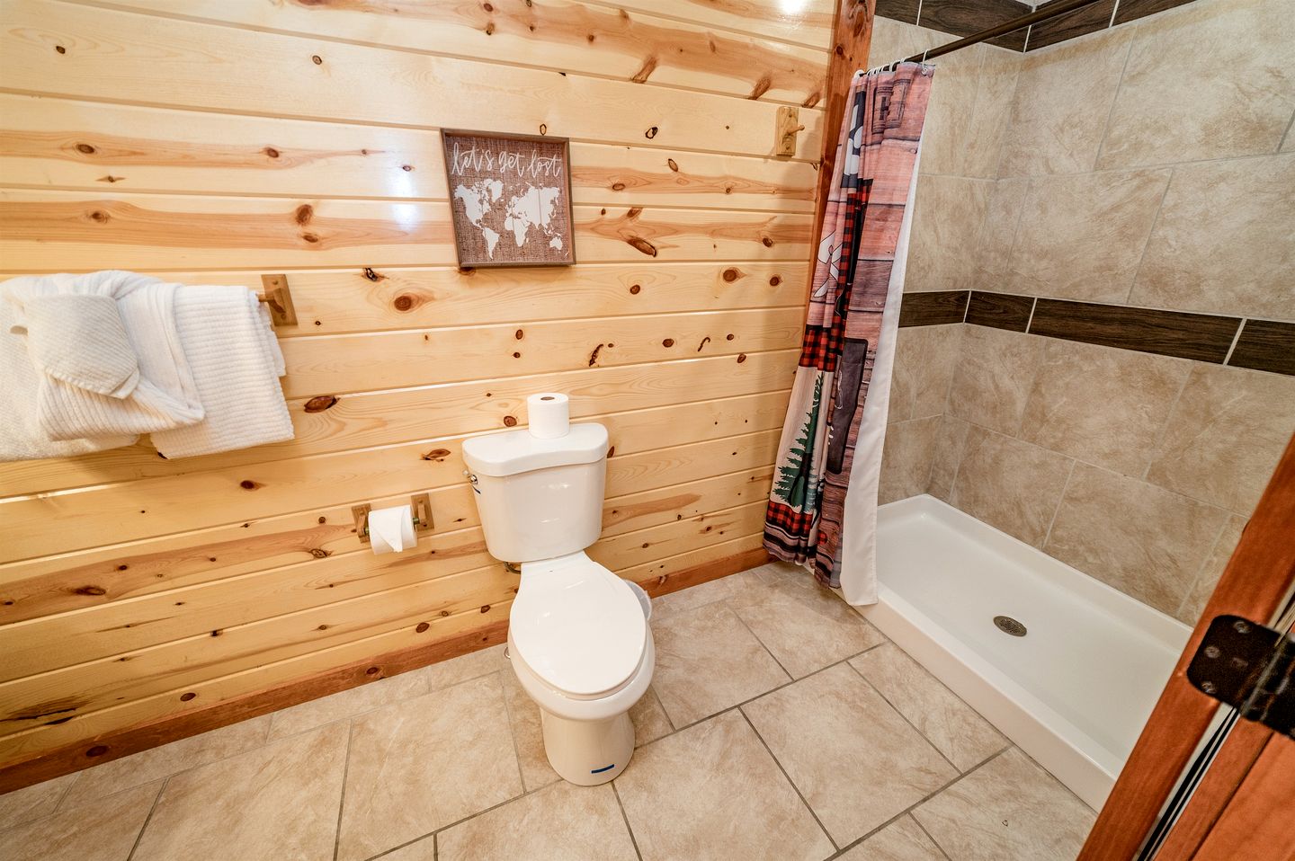 Pet-Friendly Cabin with Arcade Machines and Indoor Pool in Tennessee