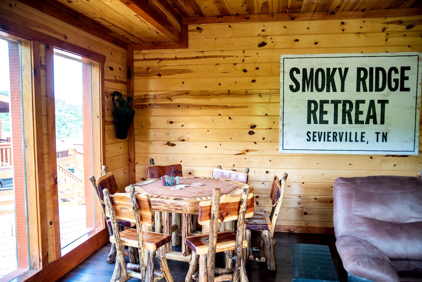 Pet-Friendly Cabin with Arcade Machines and Indoor Pool in Tennessee