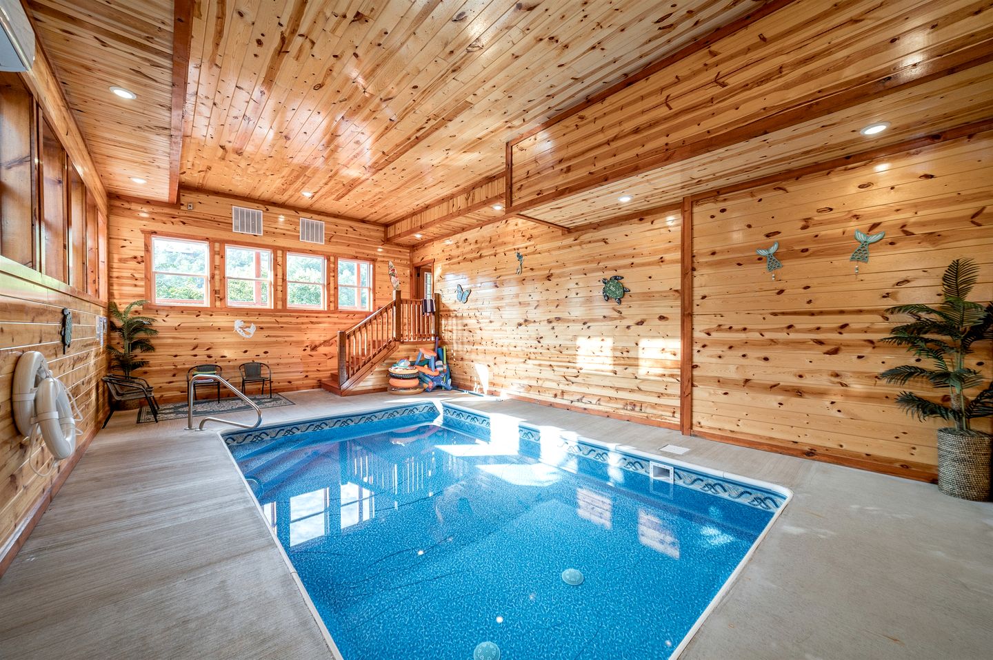 Pet-Friendly Cabin with Arcade Machines and Indoor Pool in Tennessee