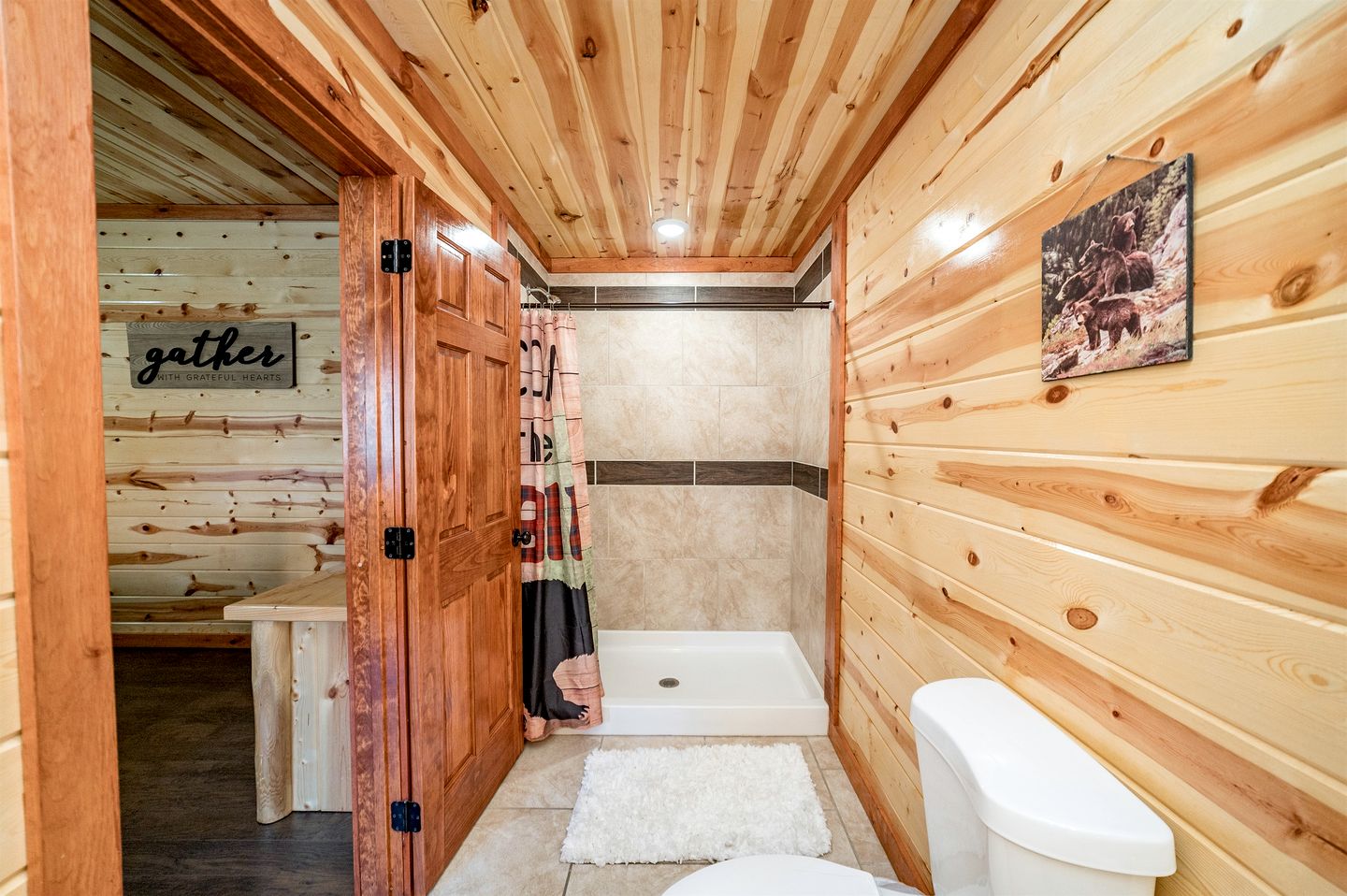Pet-Friendly Cabin with Arcade Machines and Indoor Pool in Tennessee
