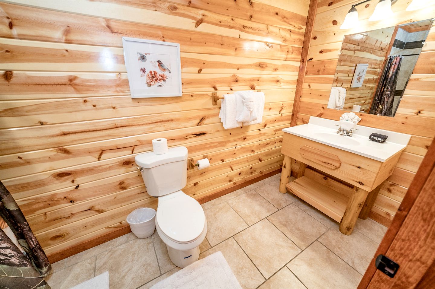 Pet-Friendly Cabin with Arcade Machines and Indoor Pool in Tennessee