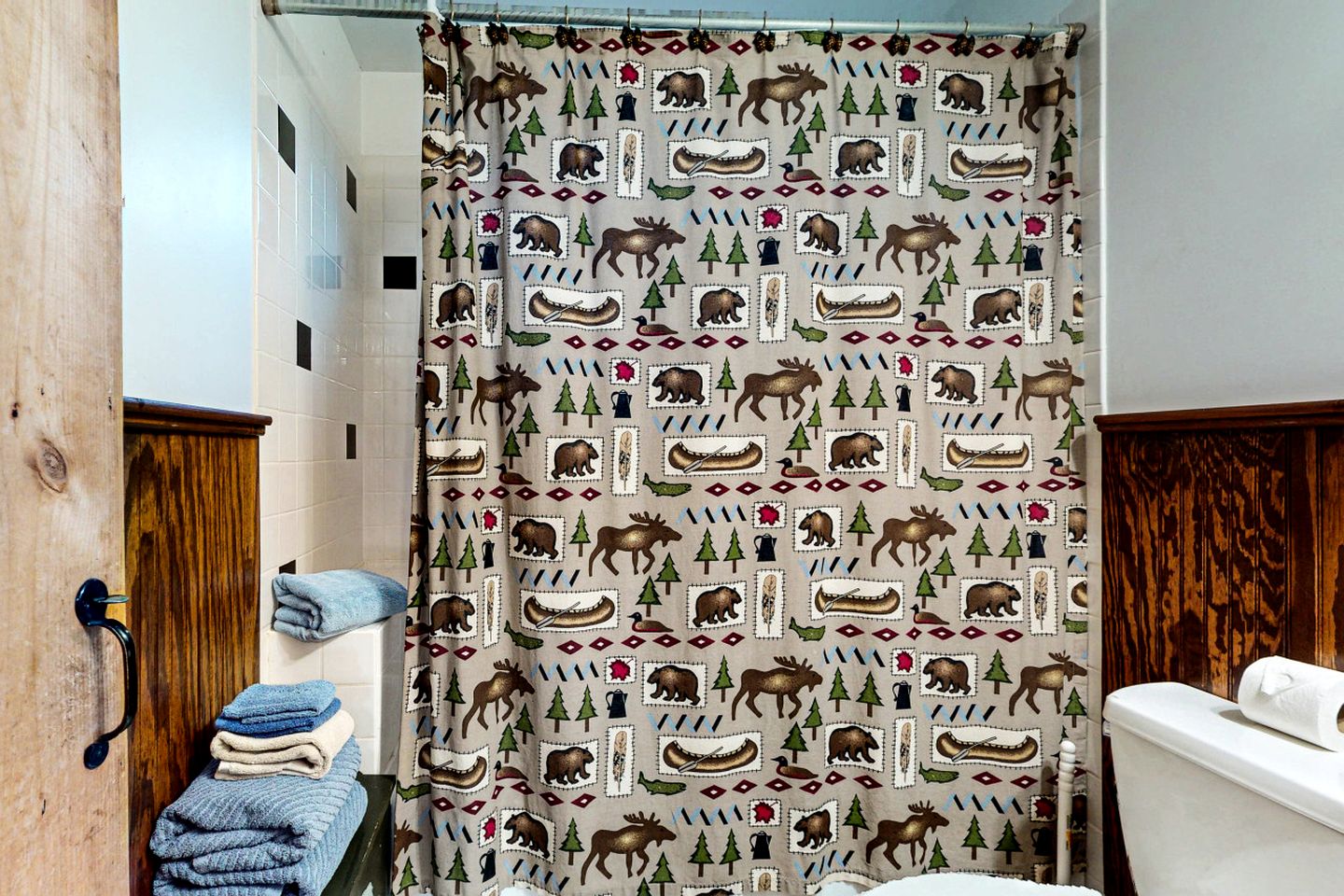 Pet-Friendly Cabin with Deck and Serene Lake Views in Maine