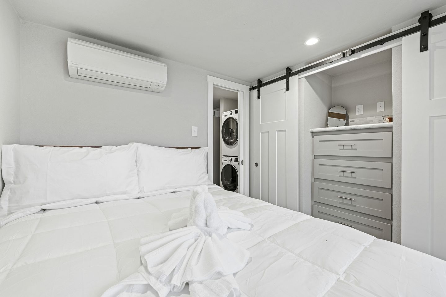 Pet Friendly Cabin with Fire Pit in Fredericksburg, Texas