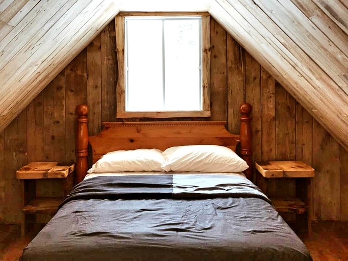 Cabins (Sainte-Béatrix, Quebec, Canada)