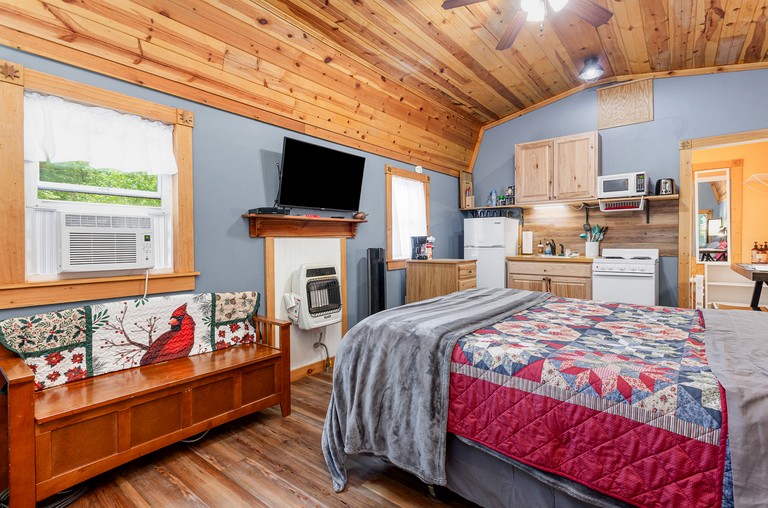 Cabins (United States of America, Logan, Ohio)