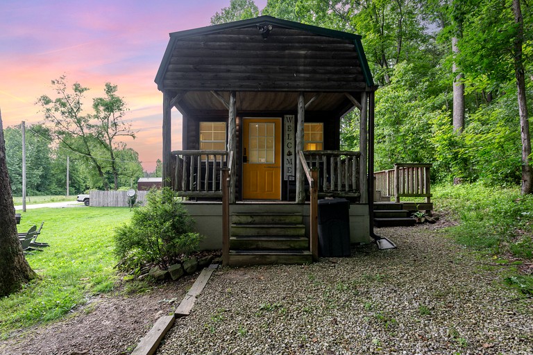 Cabins (United States of America, Logan, Ohio)