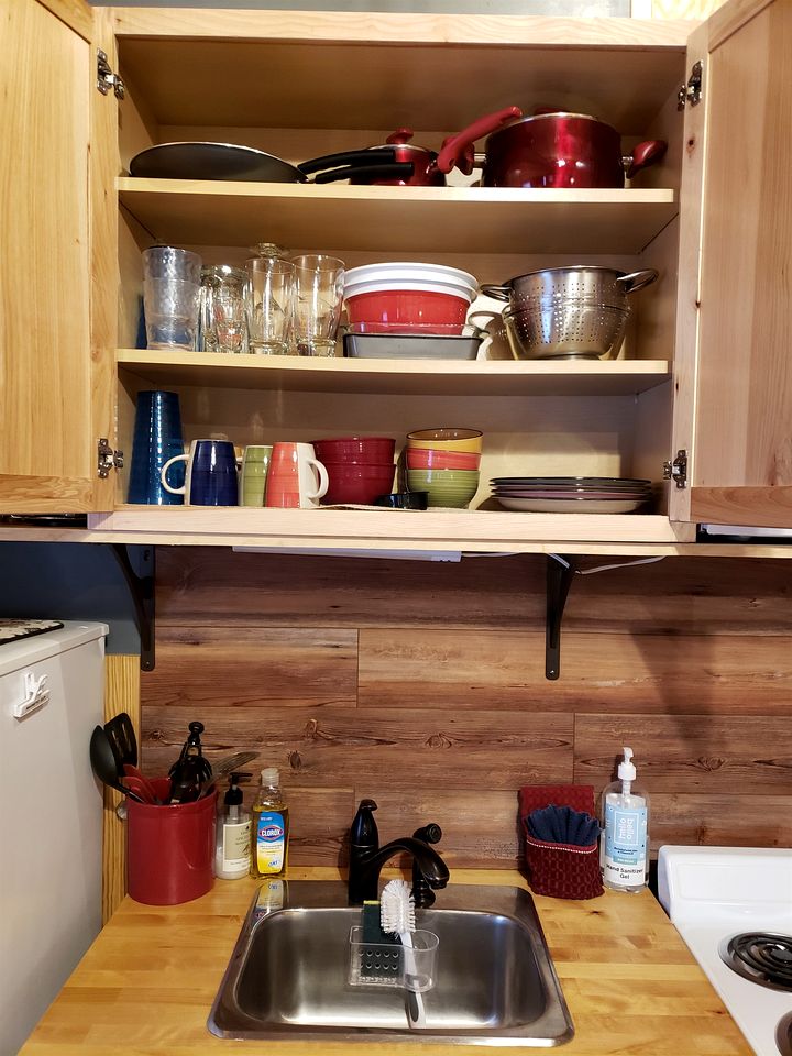 Pet-Friendly Cabin in Hocking Hills with Private Hot-Tub Perfect for a Romantic Weekend