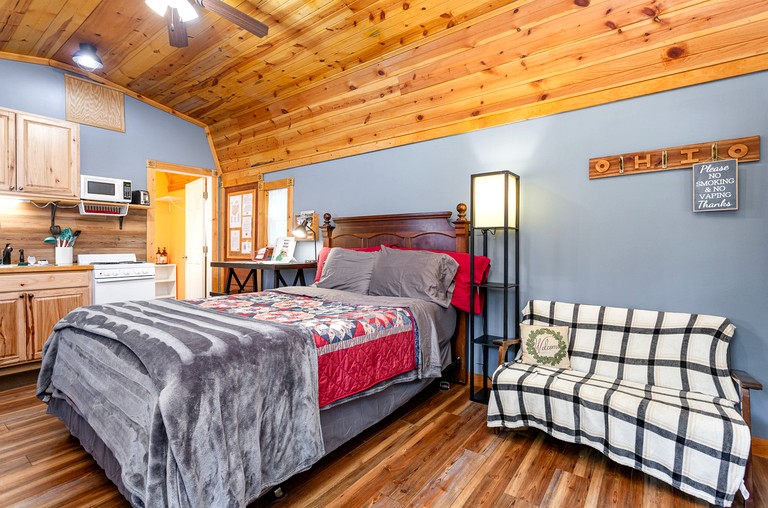 Cabins (United States of America, Logan, Ohio)