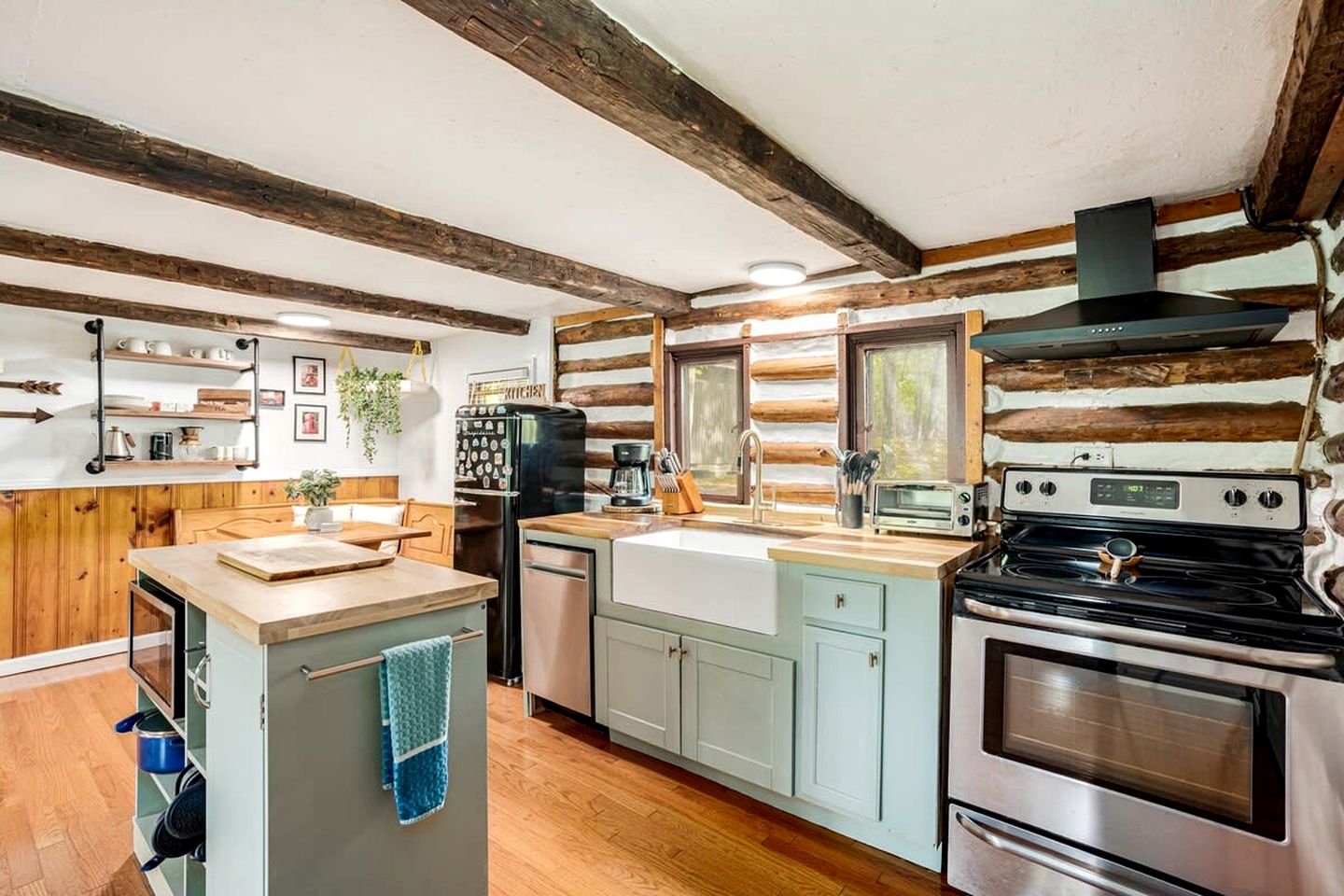 Modernized Log Cabin with Hot Tub, Fire Pit and Amazing Views Just Minutes from the Cacapon Mountains in Berkeley Springs, WV