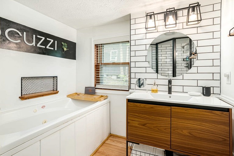 Cabins (United States of America, Berkeley Springs , West Virginia)