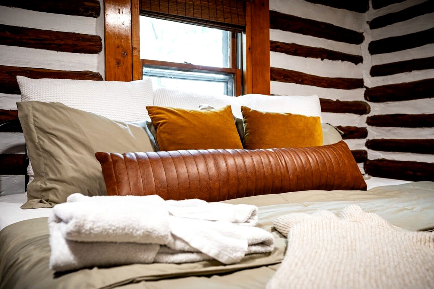 Modernized Log Cabin with Hot Tub, Fire Pit and Amazing Views Just Minutes from the Cacapon Mountains in Berkeley Springs, WV