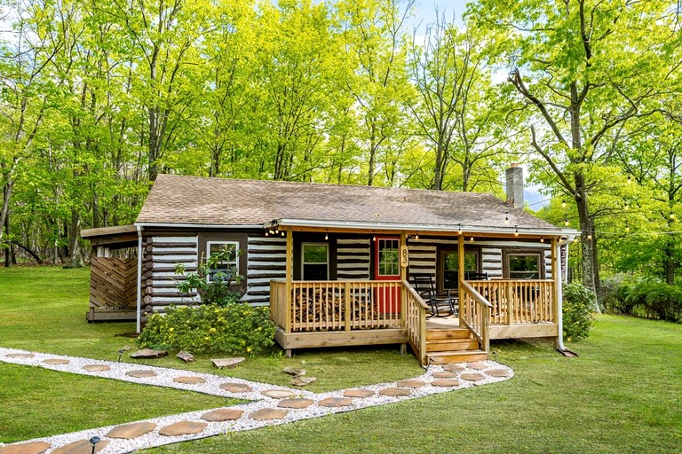 Cabins (United States of America, Berkeley Springs , West Virginia)