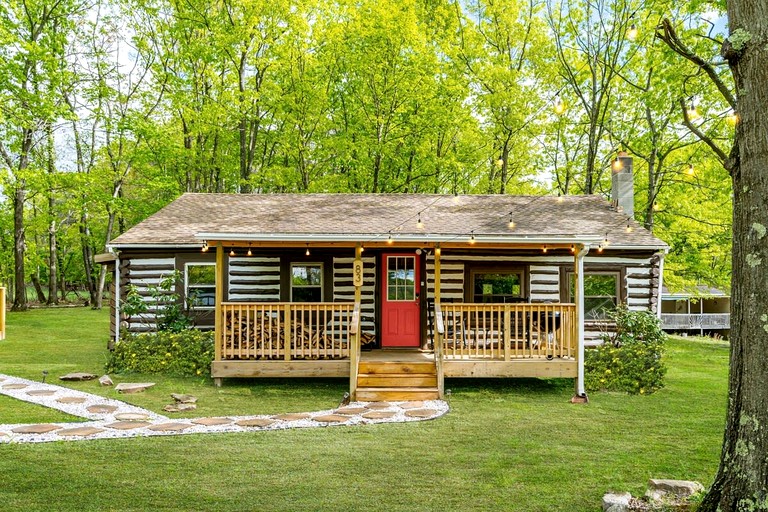 Cabins (United States of America, Berkeley Springs , West Virginia)