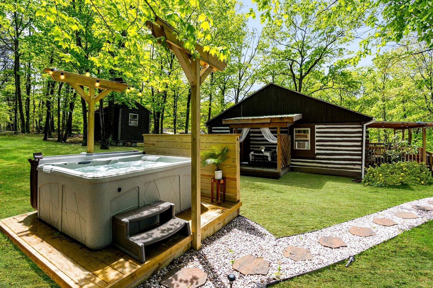 Modernized Log Cabin with Hot Tub, Fire Pit and Amazing Views Just Minutes from the Cacapon Mountains in Berkeley Springs, WV