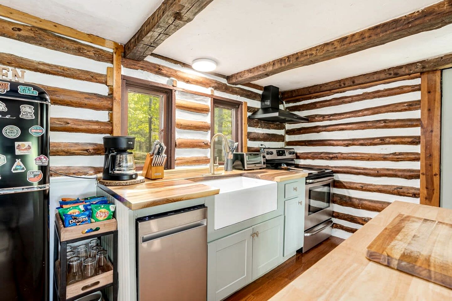 Modernized Log Cabin with Hot Tub, Fire Pit and Amazing Views Just Minutes from the Cacapon Mountains in Berkeley Springs, WV