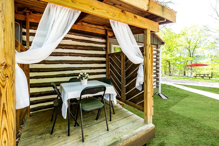 Cabins (United States of America, Berkeley Springs , West Virginia)