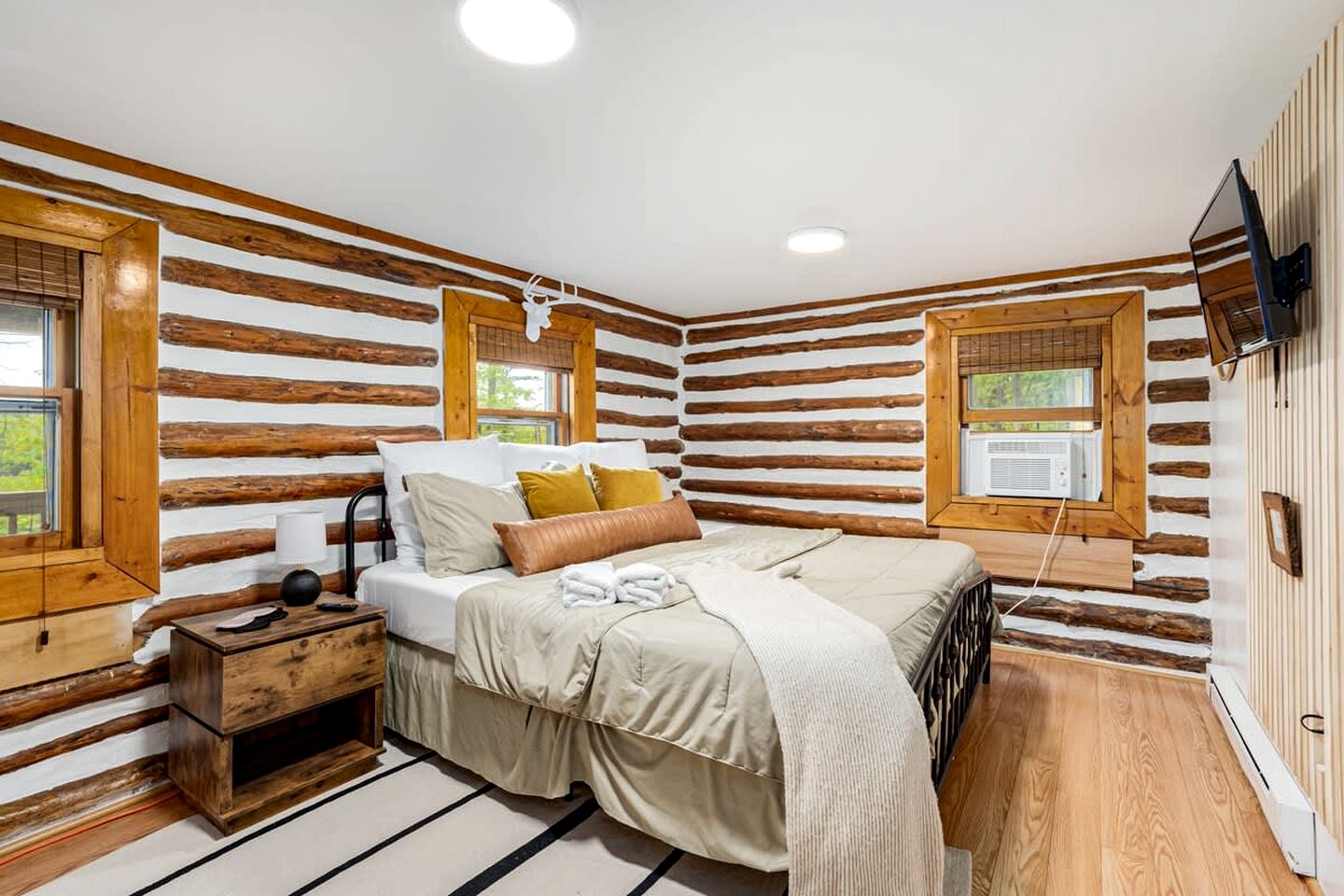 Modernized Log Cabin with Hot Tub, Fire Pit and Amazing Views Just Minutes from the Cacapon Mountains in Berkeley Springs, WV