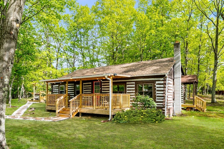 Cabins (United States of America, Berkeley Springs , West Virginia)